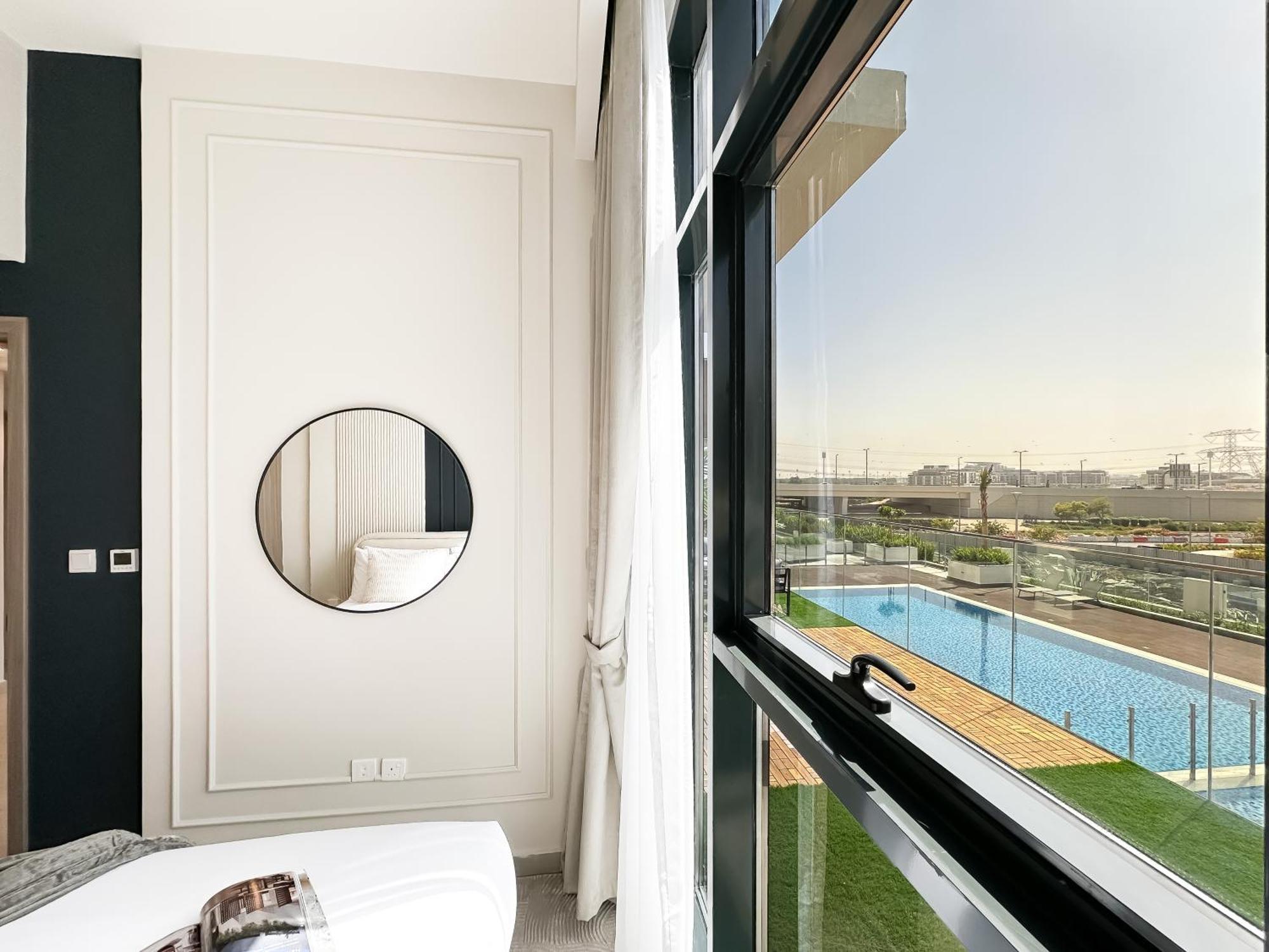 Apartamento Exquisite 2Br Oasis W Pool View In Meydan Dubái Exterior foto