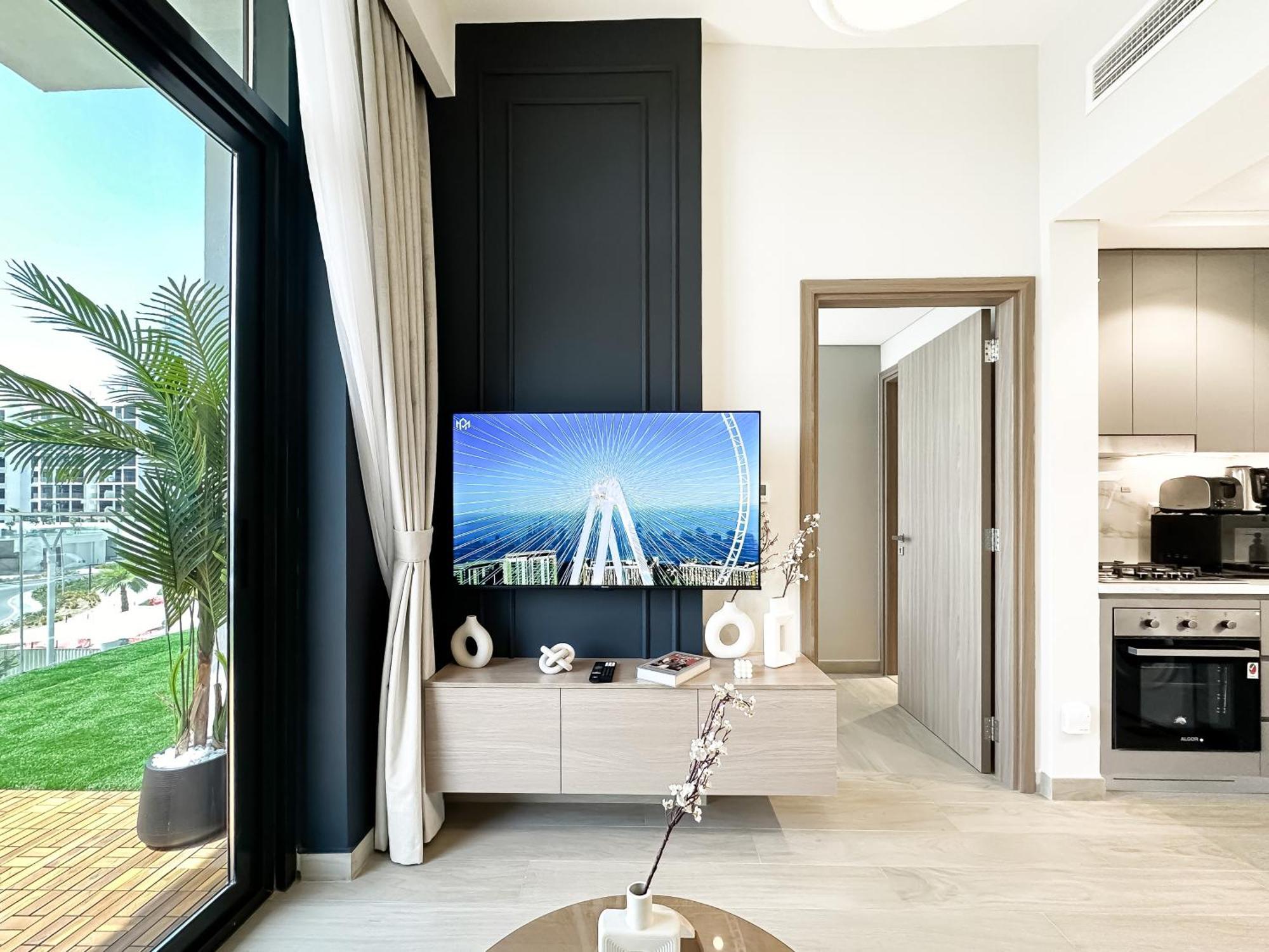 Apartamento Exquisite 2Br Oasis W Pool View In Meydan Dubái Exterior foto