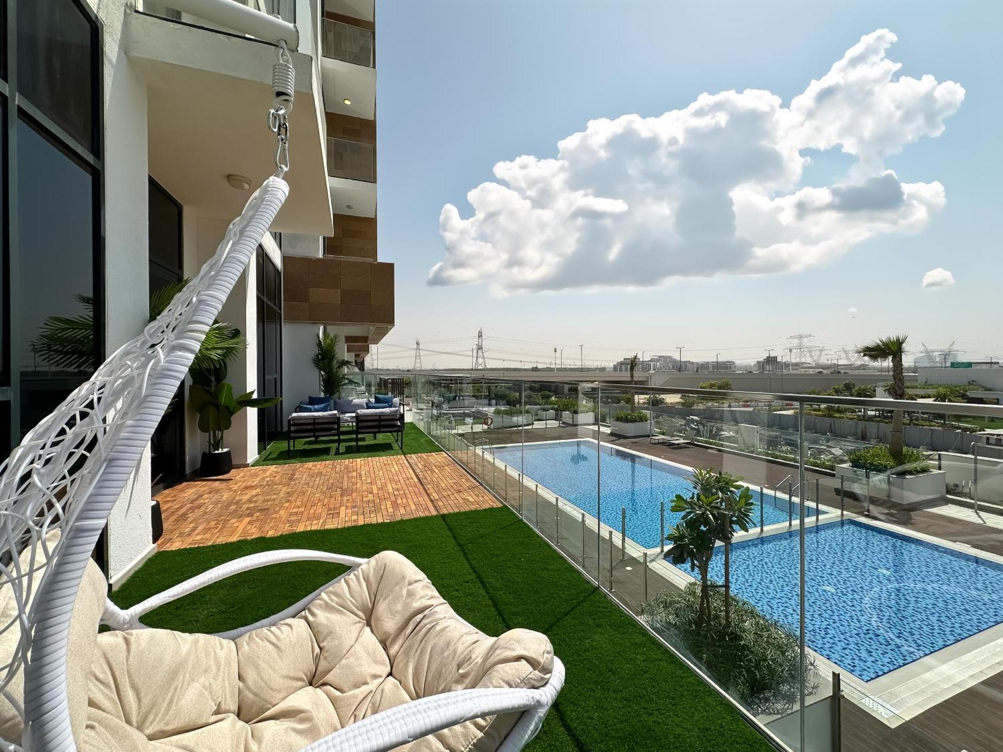 Apartamento Exquisite 2Br Oasis W Pool View In Meydan Dubái Exterior foto
